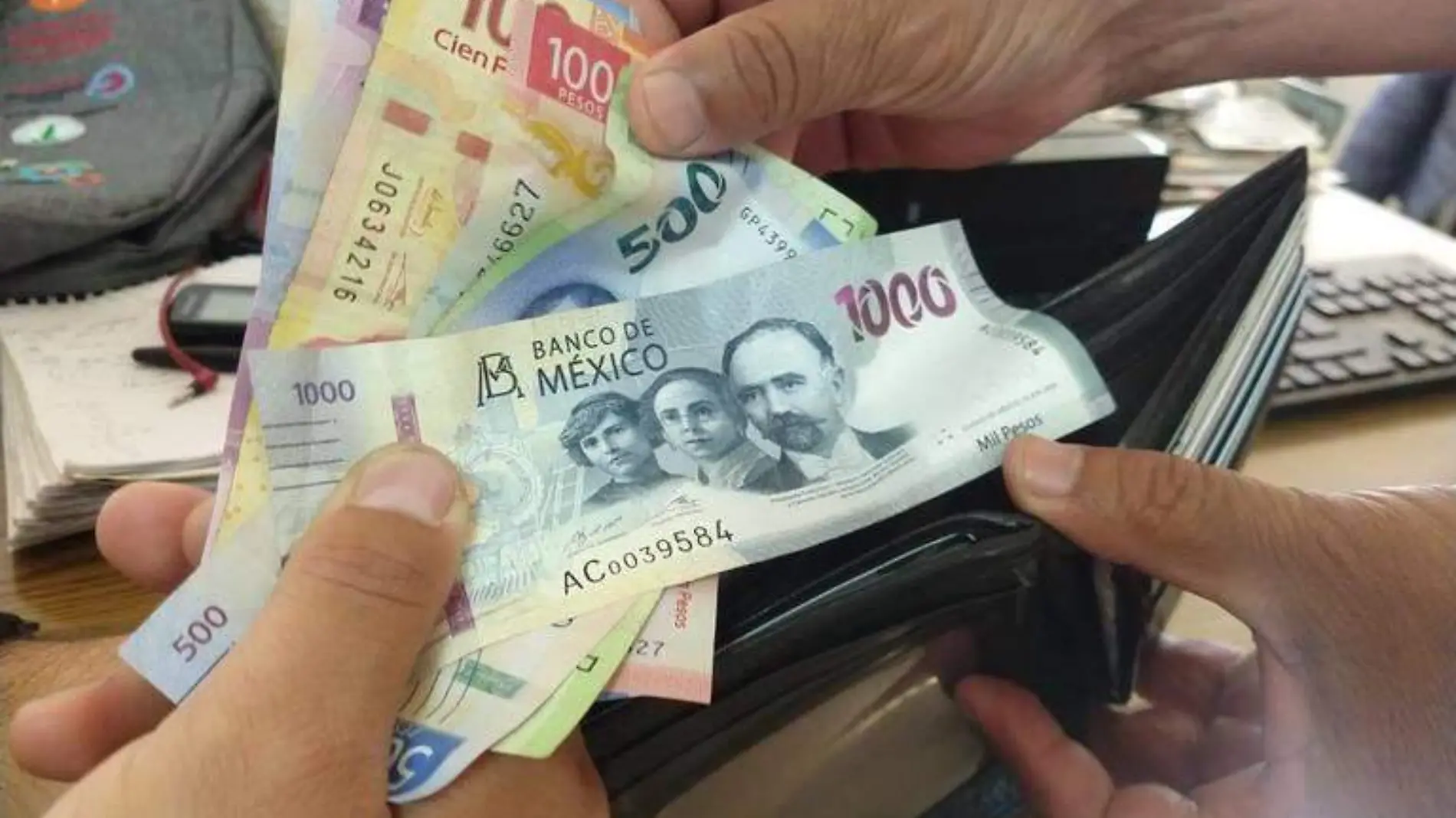 Dinero Cartera Aguinaldo